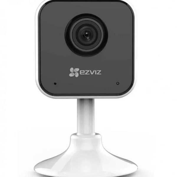 Distinguido modelo en Cámara de seguridad